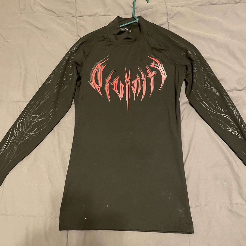 Edgy Black Long Sleeve Top with Red Graphic